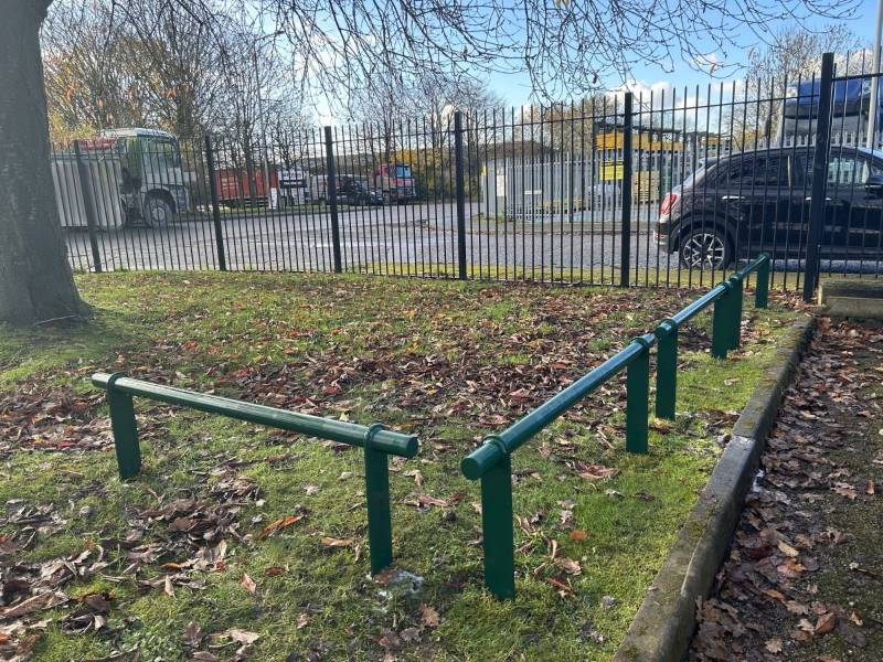 Standard Unit Trip Rail – Steel Knee Rail Boundary System with Flat or Circular Posts