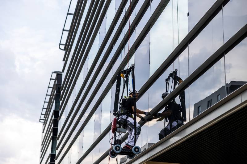 SafeAccess Rail | Suspended Work at Height - Fall Arrest Rail System