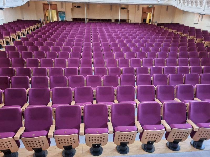 Theatre Seating: Cadogan Hall