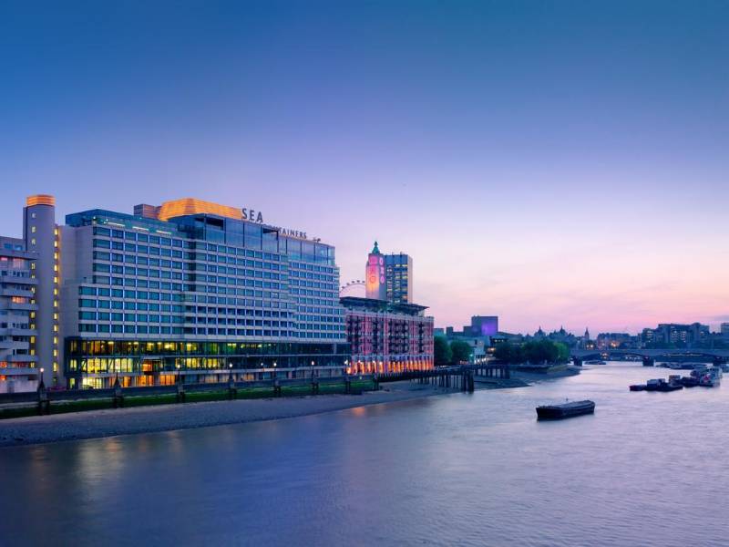 Iconic Thames landmark complemented by slick Schlüter style