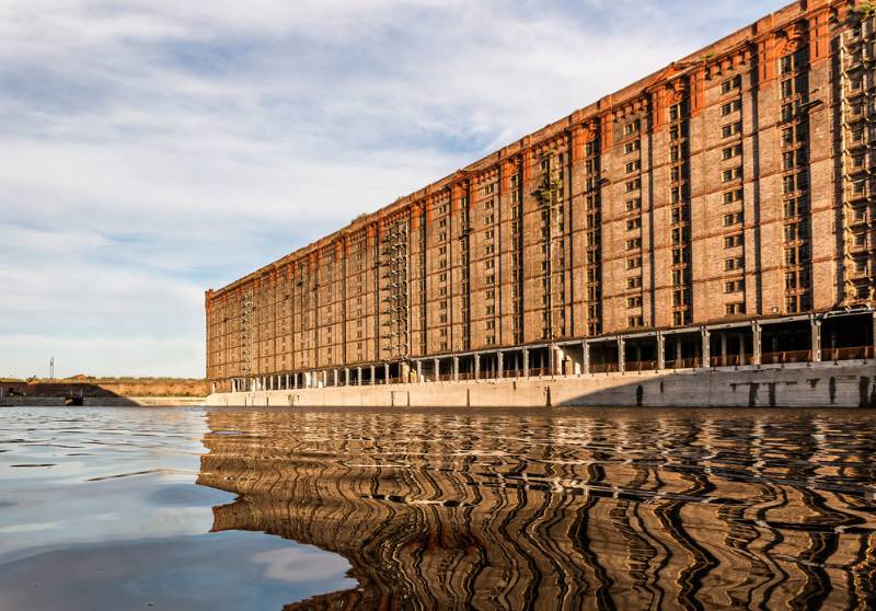 Liverpool’s Famous Tobacco Warehouse Transformed into Luxury Waterfront Apartments