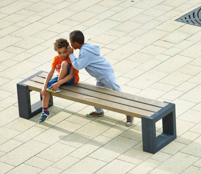 Matrix 04 recycled plastic straight bench