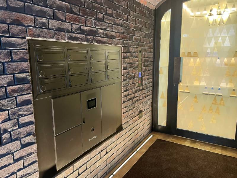 Fire-rated MySmartBox and mailboxes unit - Bronze finish