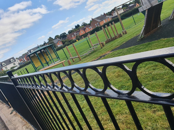 Holloway Decorative Vertical Bar Railing System