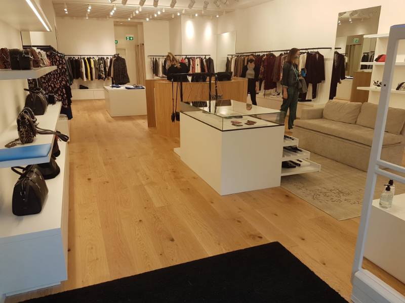 Oak Renoir - Retail in Kildare Village