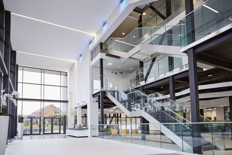 Easy Glass 3kN - High-tech college building UK