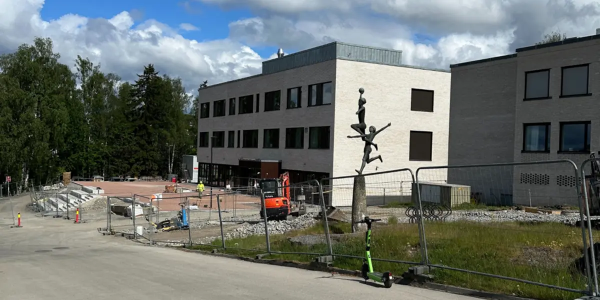 Ny skole med stil: Fibo setter preg på Lørenskog VGS