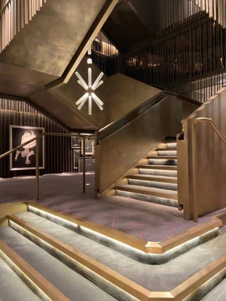 The Londoner, Super Boutique Luxury Hotel