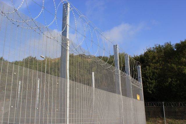 Securi-Mesh® Plus Fencing - Double layer mesh security fencing