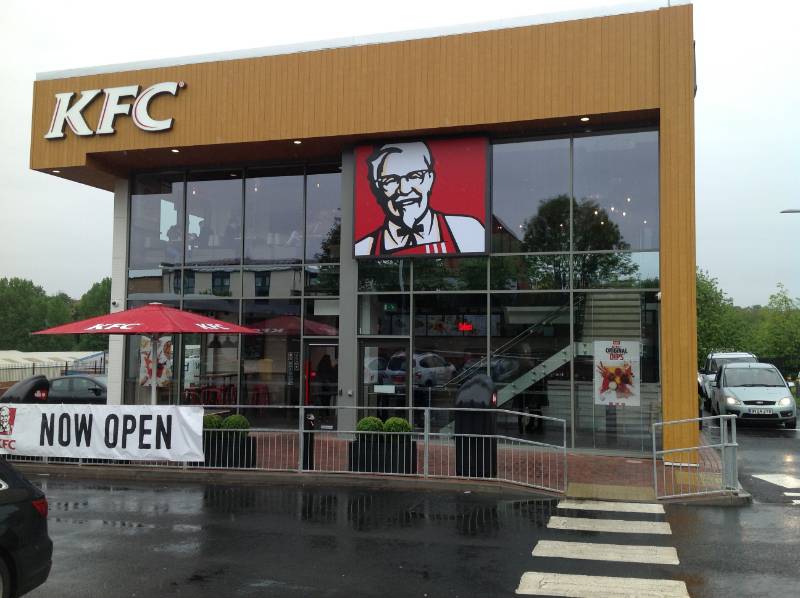 Accoya cladding for a KFC restaurant in Stourbridge