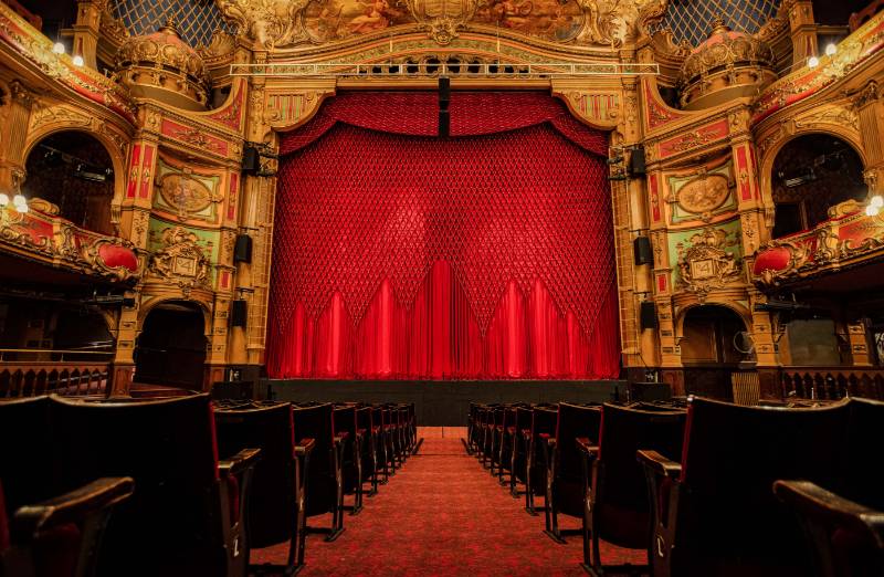 Upgrading Hackney Empire to JanusC4