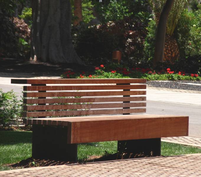 Moon | Bench - Street Furniture