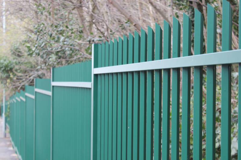 Vertical bar fencing provides stylish perimeter security solution for Gillingham Golf Club