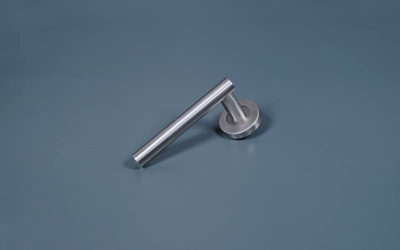 Stainless Steel T-Bar Lever Door Handle On Round Rose - BLU™  KM065