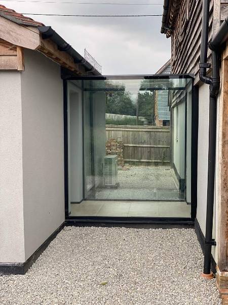 Frameless Glass Links  - Glass panels