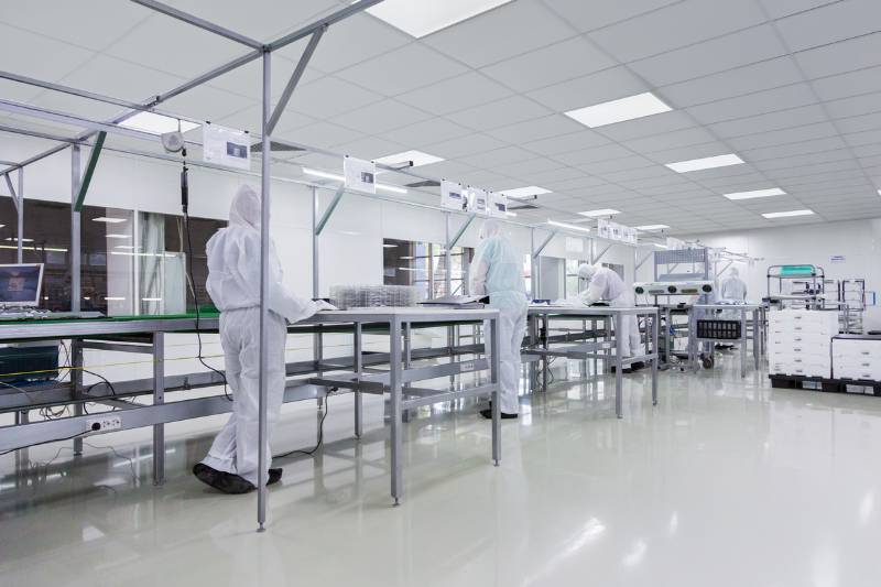 Suspended Ceilings in Clean Rooms and Controlled Environments 