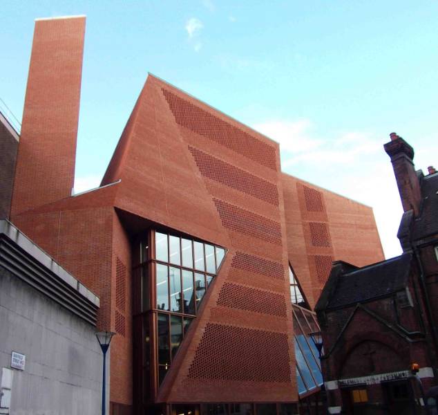 FastClad’s Role in the Iconic Saw Swee Hock Student Centre, London