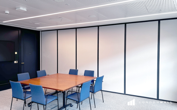 Type 100SE - Financial Services Firm, London