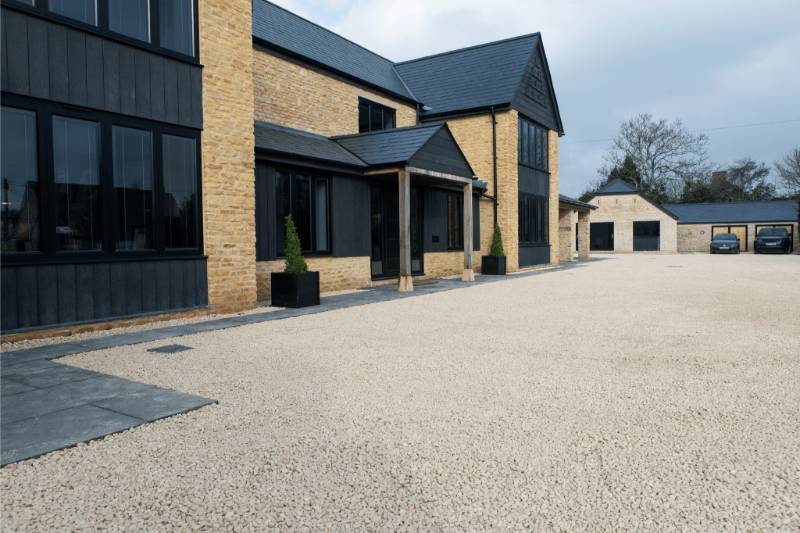 Homeowner wins over contractor with his choice of Gravelrings