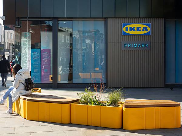 Ikea Hammersmith - public ream seating & planters