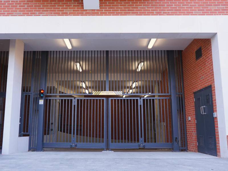 CSG 10605 Trackless Bi-Folding Security Gate - Security Gate