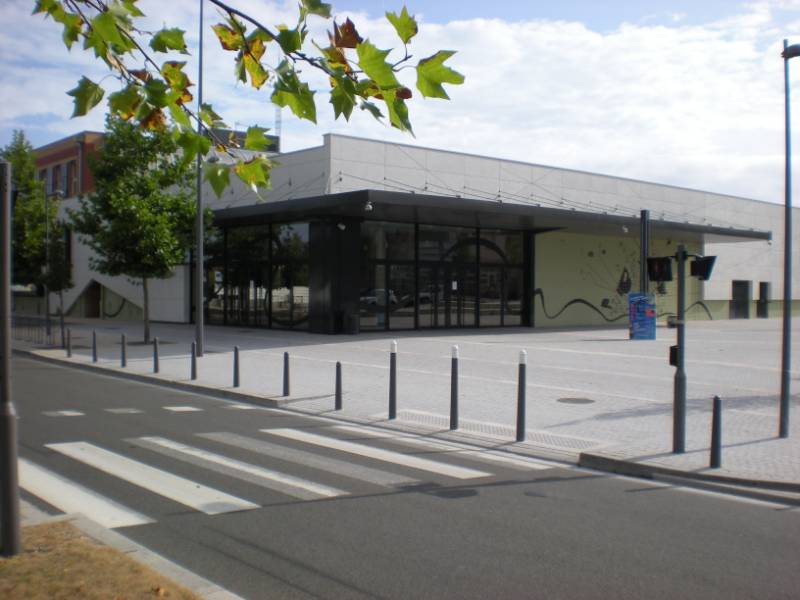Media library, Les Mureaux FR