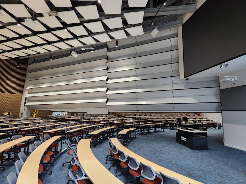 Skyfold fully automatic vertical rising acoustic moveable wall - Glasgow University lecture theatre