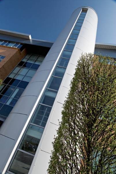 Stratascreen® with Trisomet® backing wall