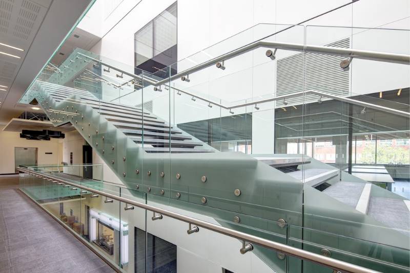 Vista V512 Glass Balustrades for University of Liverpool's Central Teaching Laboratory