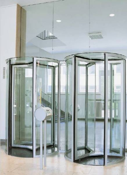 Record K32 3-Wing Automatic Revolving Door