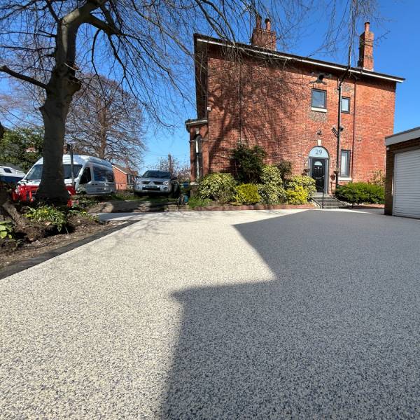 Elegant 250m² Whitehaven Resin Bound Driveway and Garden Installed in Chesterfield