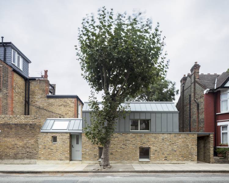 In Plane Roof Windows Create Natural Flow Of Daylight In Minimalist Haven