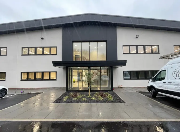 Commercial office refurbishment: M70 Casement Windows