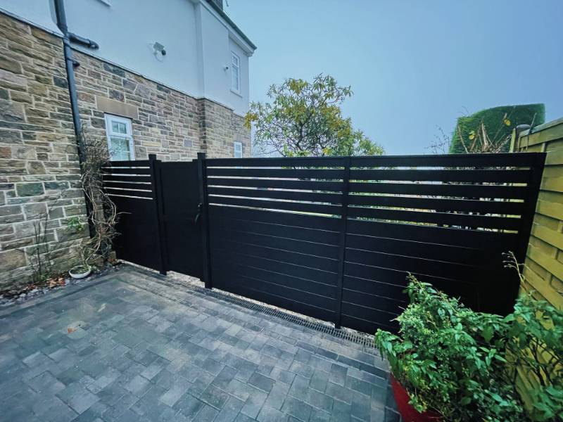 DuraPost SLEEK® Aluminium Fencing