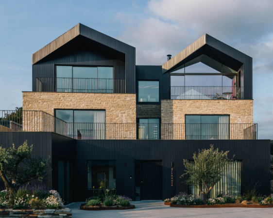 Coastal Elegance In Mawgan Porth