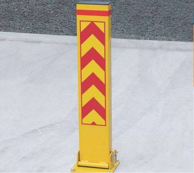 Fold Down and Collapsible Steel Bollards/ Barrier