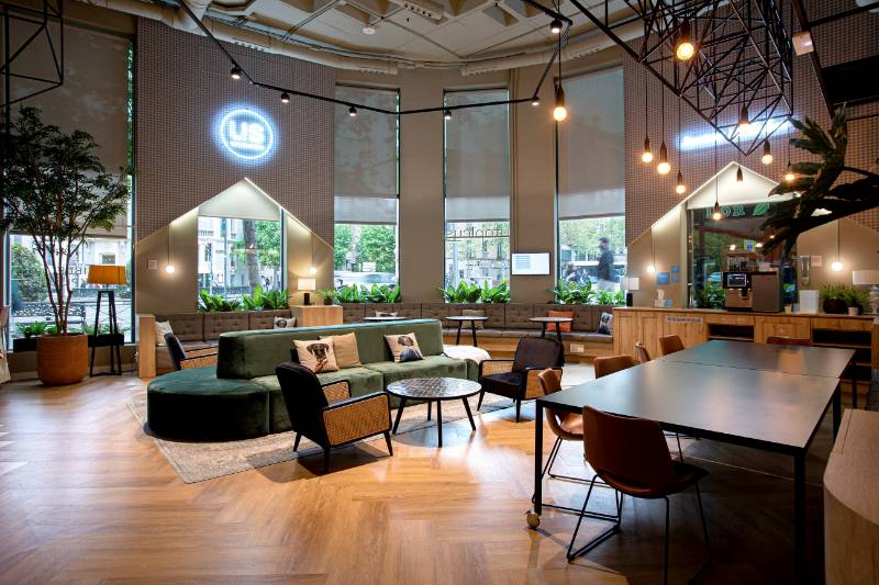 Premium Plus roller blinds and Wood Venetian Blinds in Coworking Utopicus Francisco Silvela