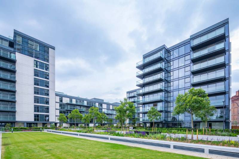 Vertical Rainscreen Cladding Panels at Chelsea Waterfront, London