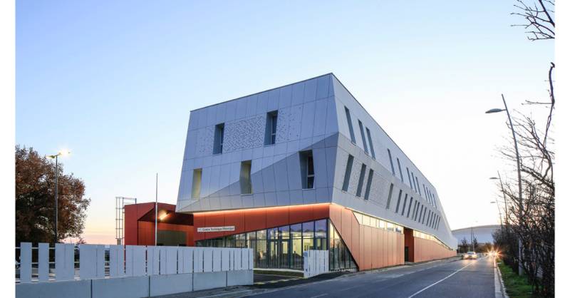 Centre Technique Municipal featuring EQUITONE facade material