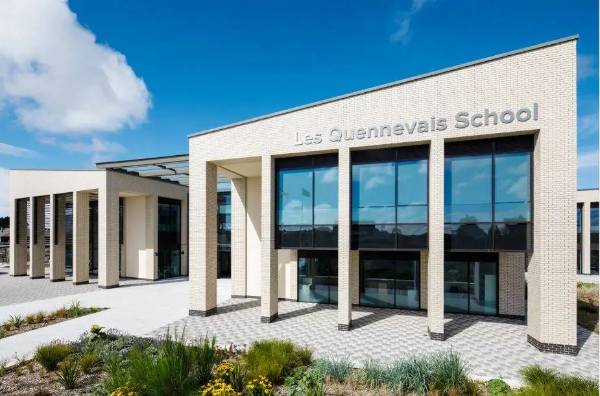 Les Quennevais School, Education Sector