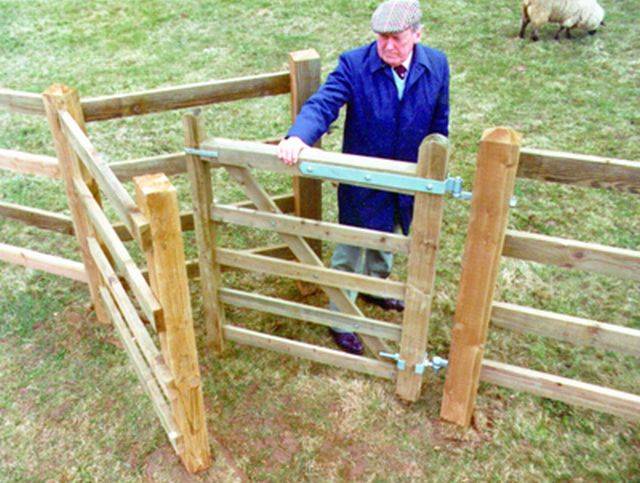 Timber Kissing Gates - Timber Access Gate for Farmland