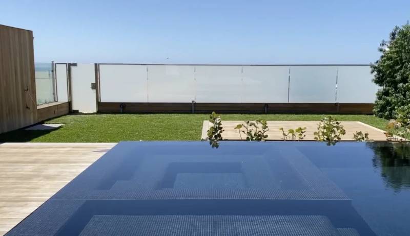 Switchable Glass Fence for an Ocean Front Villa in Los Angeles, California.