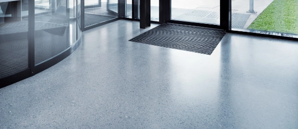 Polerat betonggolv nybyggnation av mässhall 11 000 m2