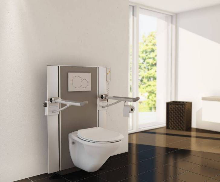 Height adjustable toilet lifter - powered