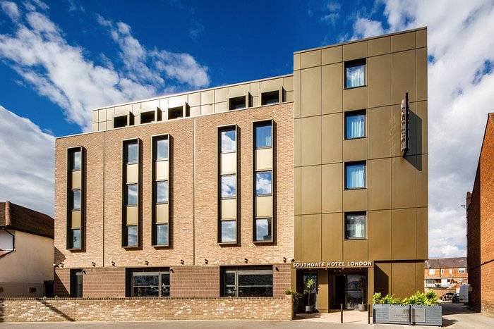 Versatile Cladding Solutions for Southgate Hotel: A Harmonious Blend of Aesthetics and Durability