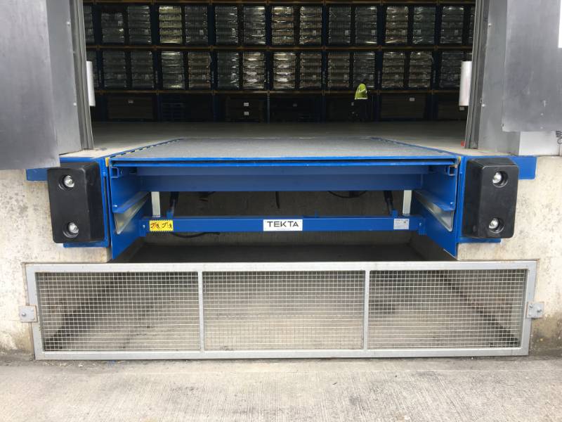 Prodok Ultra PS – Swing Lip Dock Leveller