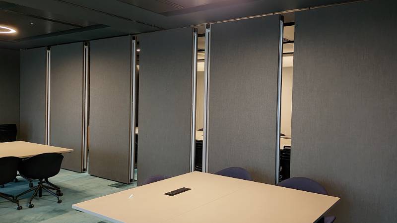 Dorma Variflex Semi Automatic Acoustic Moveable Wall - installed at London offices of Mazars, a leading international audit, tax and advisory firm.