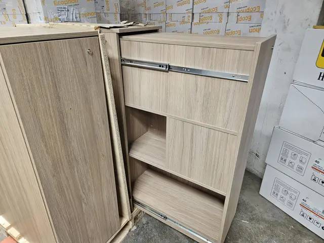 Fittings and fitted furniture