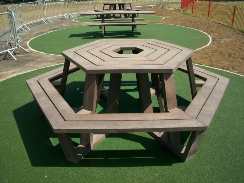 Roma hexagonal picnic table