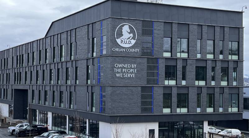 PETRARCH PANELS BRING  CONFLUENCE & CHARACTER TO CHELAN SERVICE CENTRE